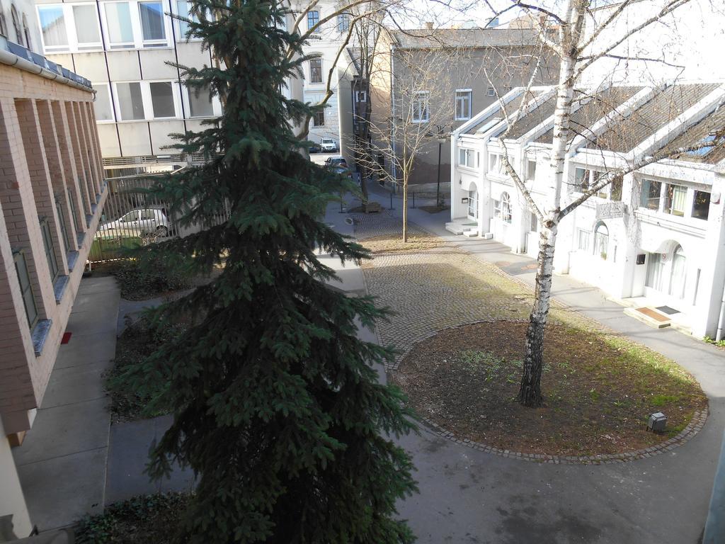 Akos Apartman Apartment Eger Ngoại thất bức ảnh