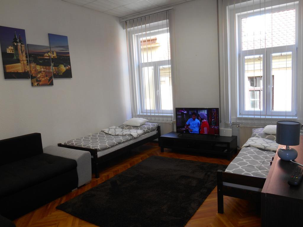Akos Apartman Apartment Eger Ngoại thất bức ảnh