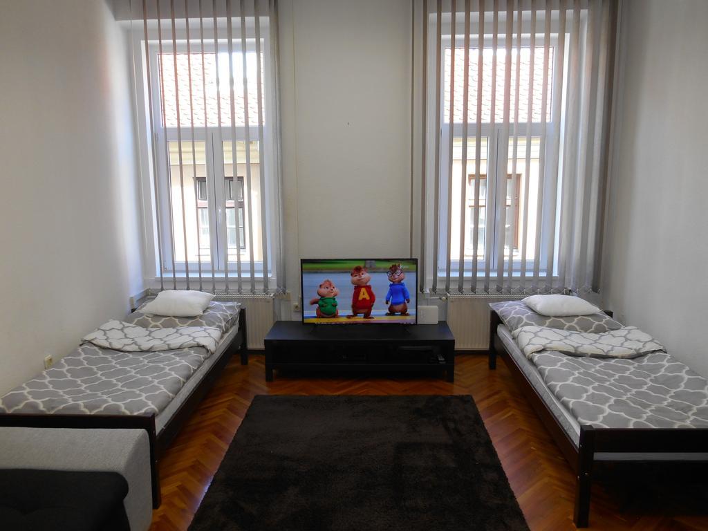 Akos Apartman Apartment Eger Ngoại thất bức ảnh