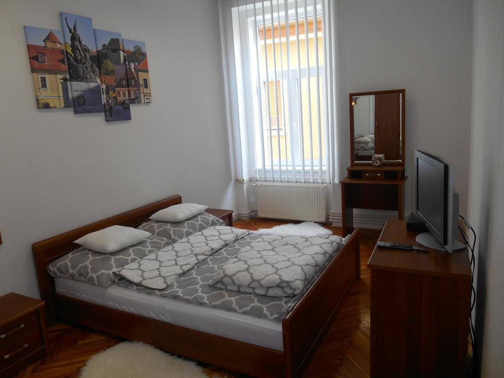 Akos Apartman Apartment Eger Ngoại thất bức ảnh